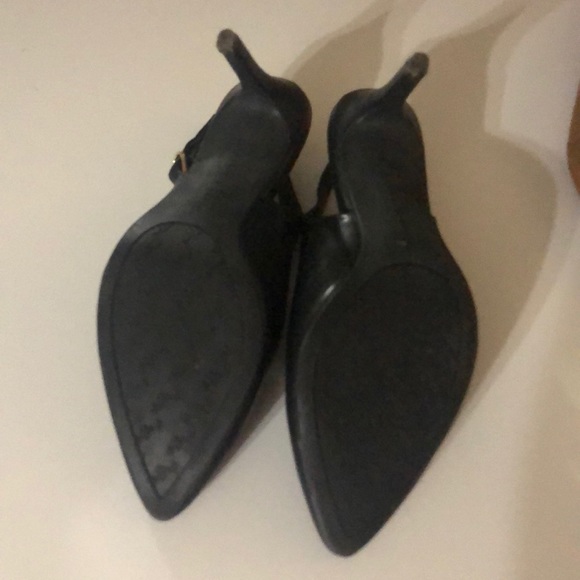 Wearing one time - Picture 2 of 3